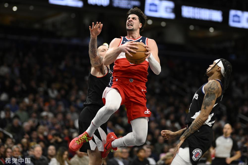 球迷们不禁 球迷们不禁